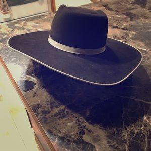 Seratteli cowboy hat NWT